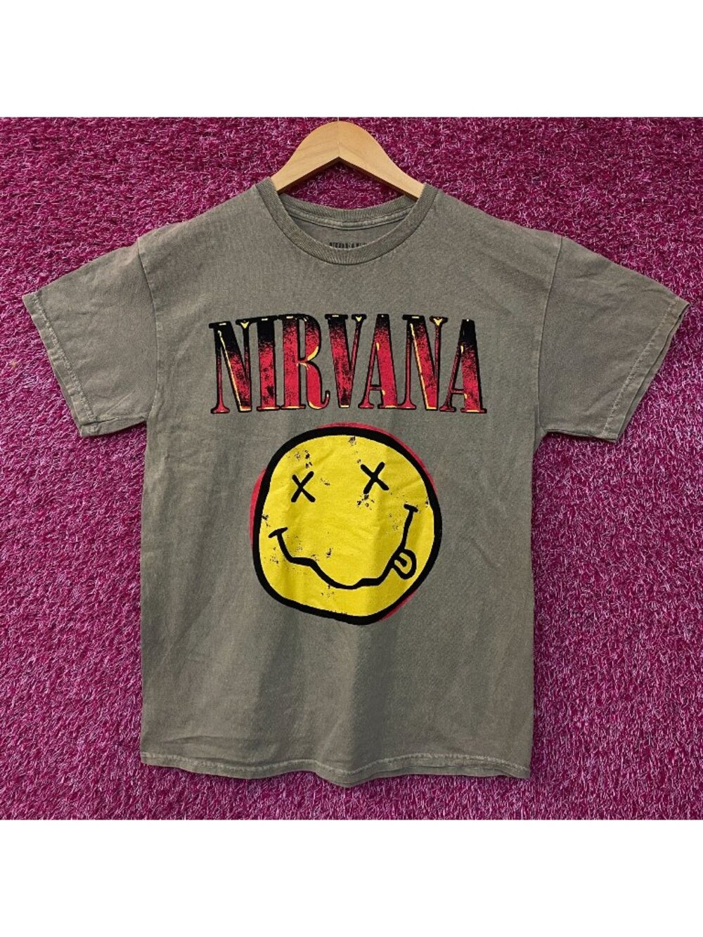 Nirvana Smiley Face Grunge Band T-Shirt Medium